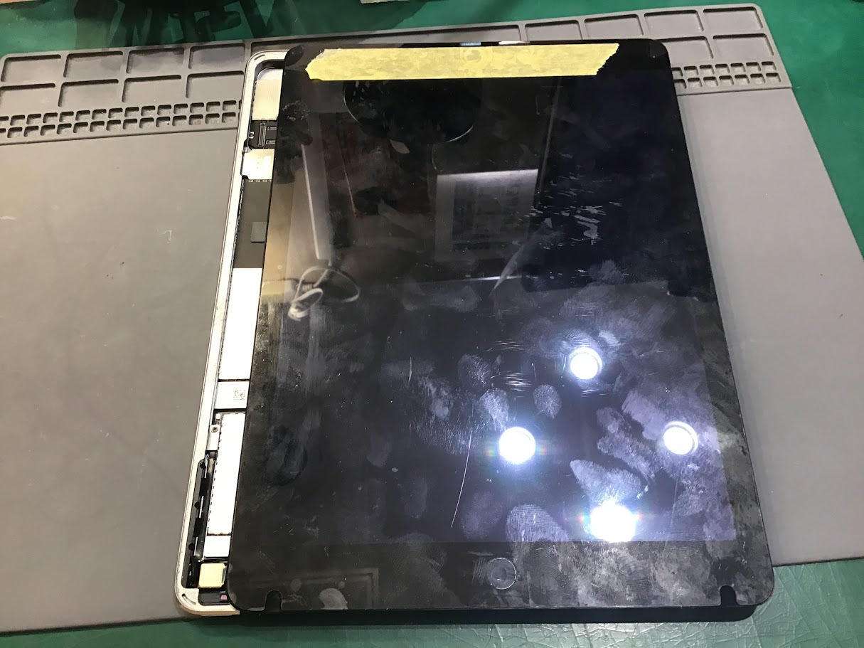 iPad Air2ならデータそのまま修理可能なスマホ修理工房橋本店へ！